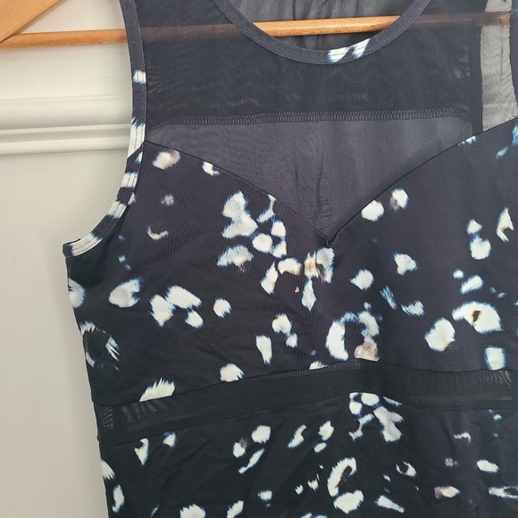 Varley active leopard tank - Picture 2 of 6